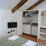 Sparse 7 Vietri